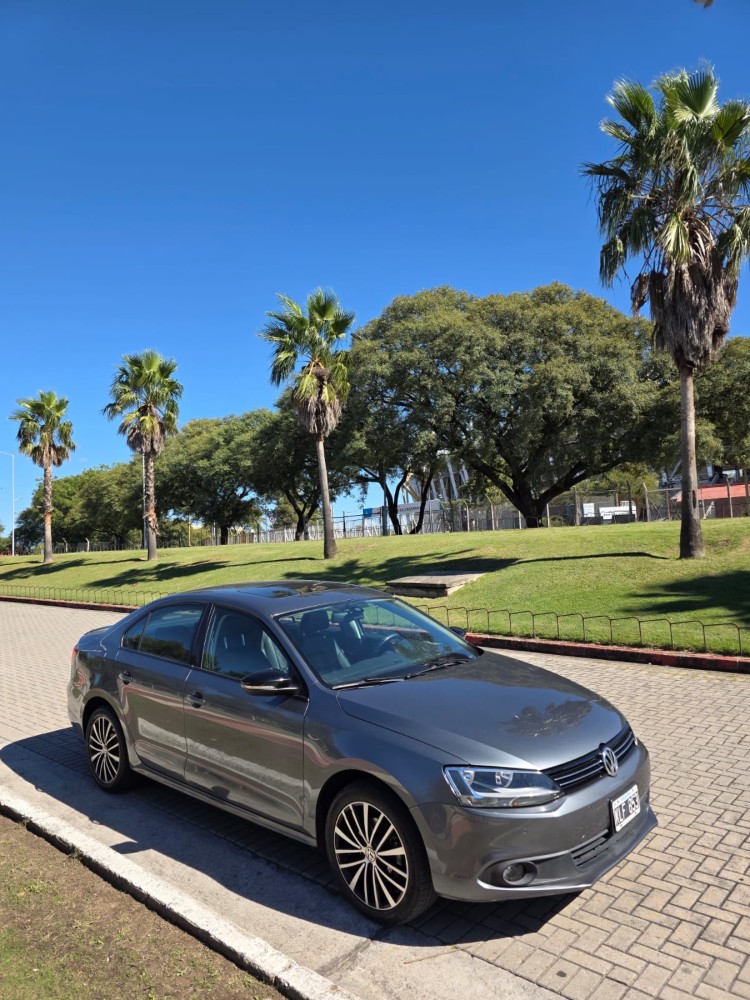 Volkswagen Vento Luxury — foto 7